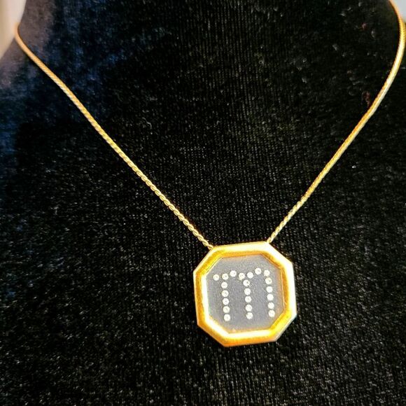 VINTAGE Necklace Avon Monogram 3/4" "M" Goldrone 18" Chain - Picture 1 of 7